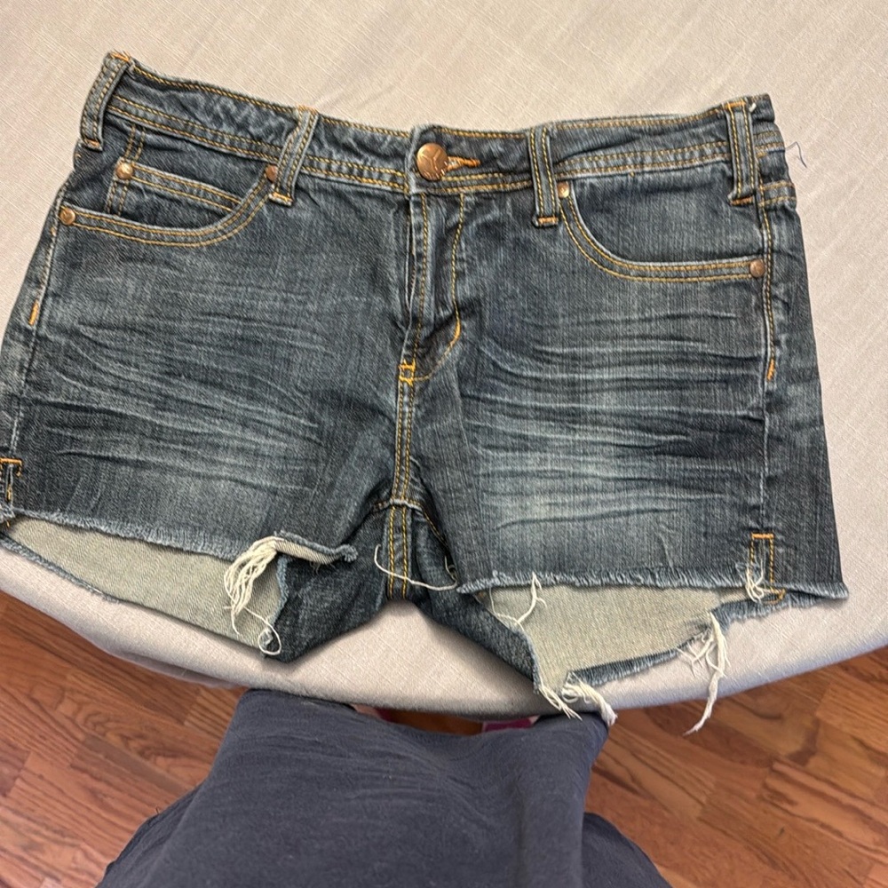 Vigoss The Ritz Blue Jean Shorts Distressed Cut-Off Style
